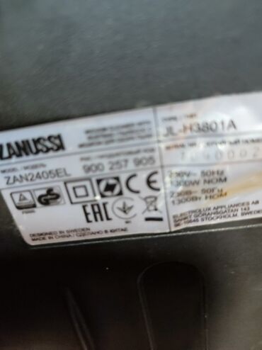 Klasični usisivači: Usisivač Zanussi ZAN2405EL sa kesom - Snaga: 2000 W nominalno (maks — 3