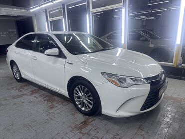 зарядные устройства для автомобиля: Toyota Camry: 2015 г., 2.5 л, Автомат, Гибрид, Седан