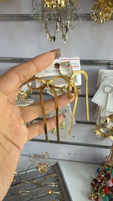 Bijuteriya dəstləri: Qadın bəzək aksesuarları – geniş seçim Məhsullar: - Qızılı tonlarda — 16