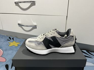 Кроссовки и спортивная обувь: Мужские кроссовки, 41, New Balance, Новый, цвет - Серый, Бесплатная доставка