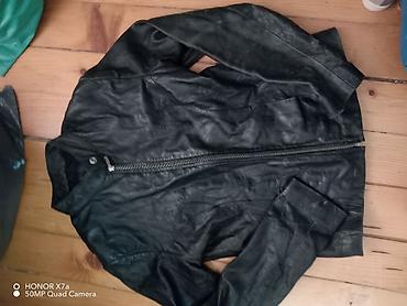 kožne patike: Crna kožna jakna, minimalističkog „biker“/motociklističkog stila. - — 3