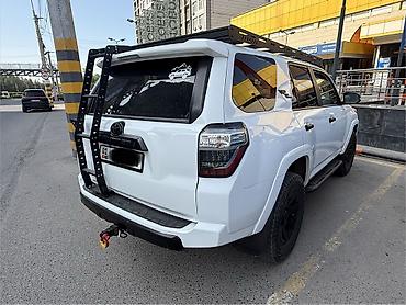 off roud: Toyota 4Runner: 2020 г., 4 л, Типтроник, Бензин, Внедорожник — 3