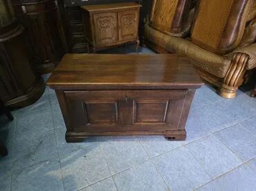 Stilske komode: Prelepa skrinja u odlicnom stanju. Duzina 105 cm Dubina 50 cm Visina na lalafo.rs — 8 Stilske komode: Prelepa skrinja u odlicnom stanju. Duzina 105 cm Dubina 50 cm Visina — 8