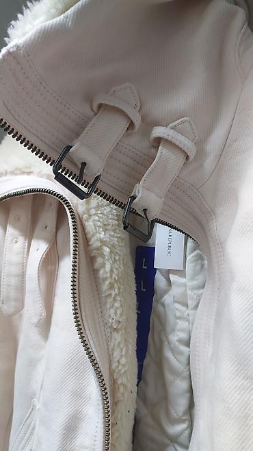 Пуховики и зимние куртки: Женская куртка. Размер L — 4