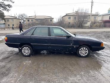 аудио касеты: Audi 100: 1988 г., 2 л, Механика, Бензин, Седан — 3