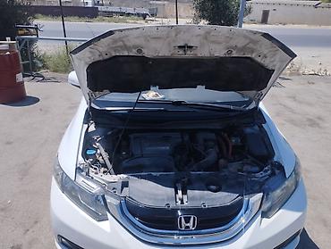 2teker az: Honda Civic: 1.6 l | 2013 il Sedan — 4