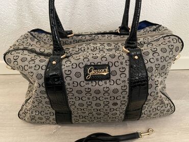 givenchy zenski parfemi: Elegantna torbica, Materijal: Platno