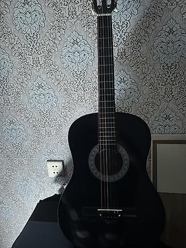 gitar satisi: Qeyd edmki simlər təzə dəyişilib təzələnib. Və hərbiri yeni köklənib — 3