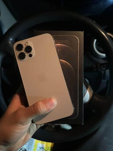 Apple iPhone: IPhone 12 Pro, Б/у, 256 ГБ, Золотой, Защитное стекло, Чехол, Коробка, 79 %