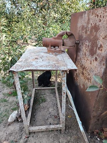 Məngənələr: Metalkarkas iş masası və bərkidilmiş dəzgah mengeni - Material: tam — 2