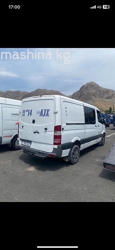Mercedes-Benz Sprinter (длинная база, высокая крыша) – универсальный