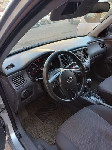 гольф 5: Kia Pride: 1.5 l | 2010 il Hetçbek