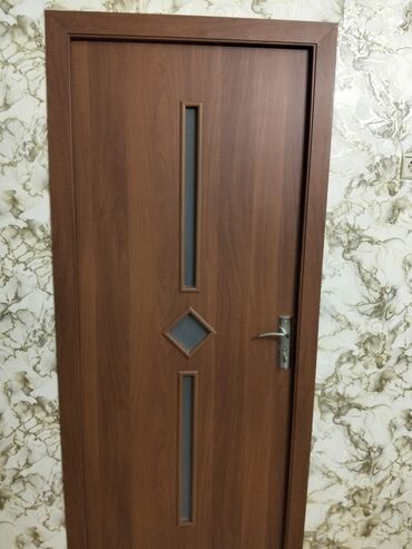Пластиковые двери: Taxta naxışlı daxili qapı - Material: ağac teksturalı laminat səth