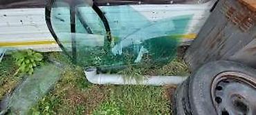 ajkula auto: ALFA 147 STAKLA VRATA | Vise komada na stanju za 5 ili 3 vrata. Cena — 1