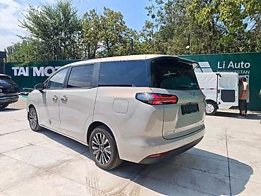 byd e6: Wuling Startlight 730 PHEV— семейный 7‑местный минивэн с современным — 2