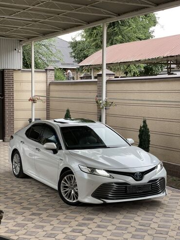 машина баасы: Toyota Camry: 2018 г., 2.5 л, Автоматтык, Гибрид, Седан