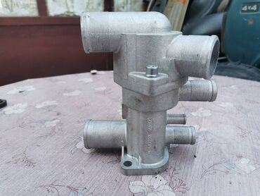Auto delovi: Ulozak termostata sa kucistem Lada . Ruske proizvodnje. Kompletno — 12