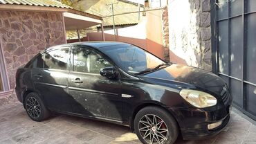 Hyundai: Hyundai Accent: 1.4 l | 2009 il Sedan — 7