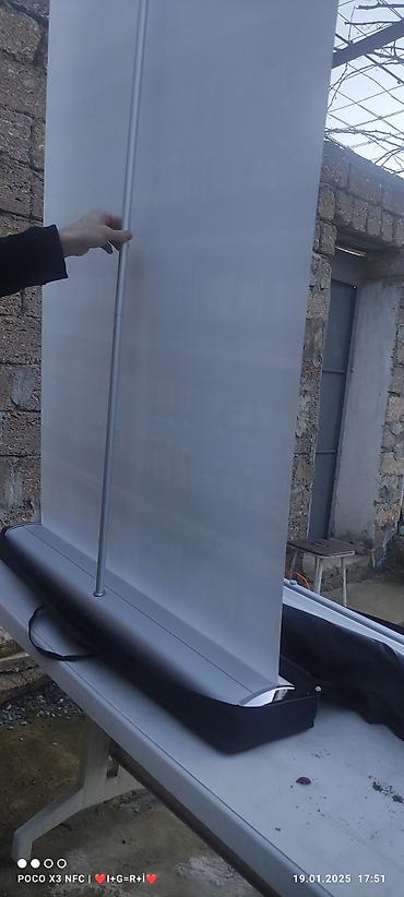 roll up: TƏCILI!!!! TƏCILI!!!!! TƏCILI!!!!Roll-up banner stendi ela veziyyetde — 3