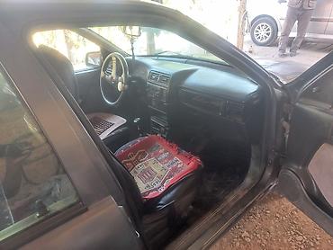 Opel: Opel Vectra: 1995 г., 1.6 л, Механика, Бензин, Седан — 5