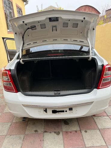 Chevrolet: Chevrolet Cobalt: 1.5 l | 2024 il 82000 km Sedan — 3