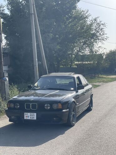 матор бу: BMW 5 Series E34, седан, черный цвет. Особенности и комплектация: -