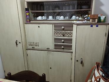 forma ideale tv komode i regali: Drvena kuhinjska vitrina/komoda – “Vintage Edition” stil - Materijal — 1