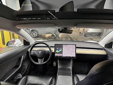 Tesla: Tesla Model 3: 2019 г., 0.1 л, Вариатор, Электромобиль, Седан — 2
