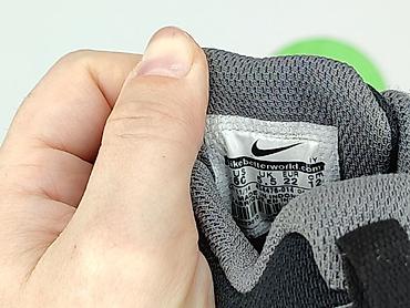 tshirt nike: Buty sportowe Nike, 22, Używany — 4