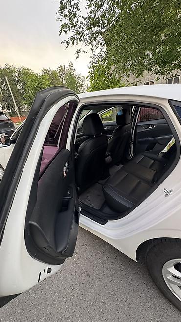 kia ceed: Kia Cerato: 2018 г., Автомат, Бензин, Седан — 10