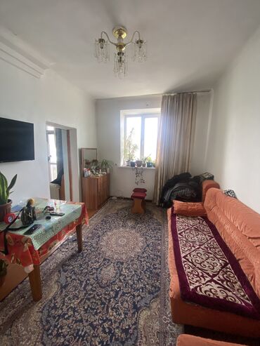 2комнатную квартиру: 2 комнаты, 48 м², Сталинка, 2 этаж, Старый ремонт