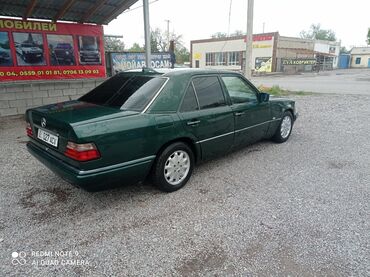 Транспорт: Mercedes-Benz E 220: 1995 г., 2 л, Механика, Бензин, Седан
