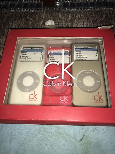 t906 tablet: Calvin Klein silikonske futrole za ipod 
3 komada 
NOVE — 1
