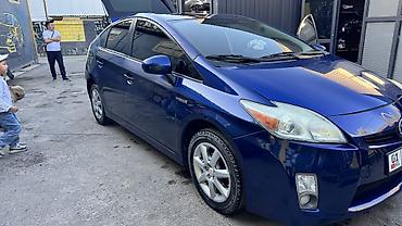 хонда адисей 2010: Toyota Prius: 2011 г., 1.8 л, Вариатор, Гибрид, Хэтчбэк — 2