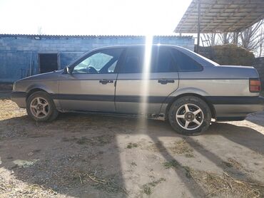 машина авди: Volkswagen Passat: 1991 г., 1.8 л, Механика, Бензин, Седан