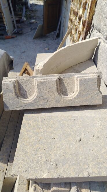 Dekorativ daşlar: Hər qiymete təbii aglay daşlar 3 Azn den başlayan qiymətlərlə Təbii — 3