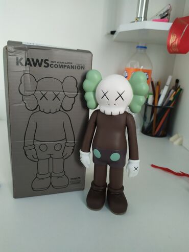 Игрушки: Коллекционное игрушка KAWS