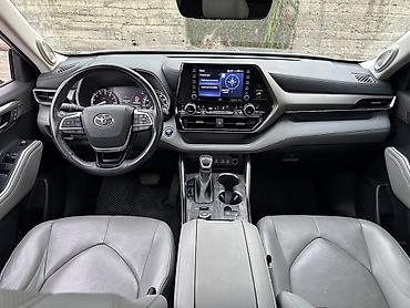 Toyota: Toyota Highlander: 2022 г., 3.5 л, Автомат, Бензин, Кроссовер — 9