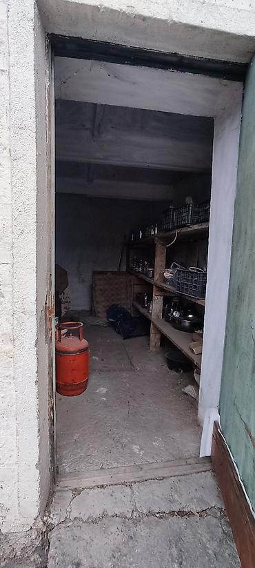 Продажа коттеджей и домов: Продаётся 3-х комнатный дом частично с ремонтом. Дом просторный — 13