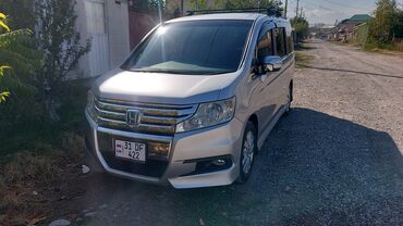 Honda: Honda Stepwgn: 2010 г., 2 л, Вариатор, Бензин, Минивэн