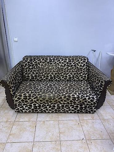 qoşa divan: İkili divan – leopard naxışlı - Ümumi ölçü: təxmini 2 yerlik, kompakt — 1