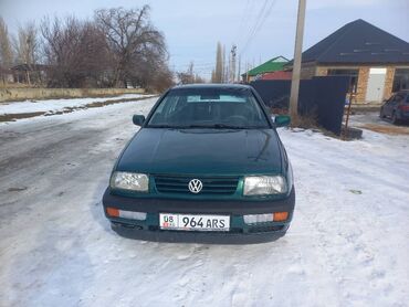 Volkswagen: Volkswagen Vento: 1995 г., 1.8 л, Механика, Бензин, Седан