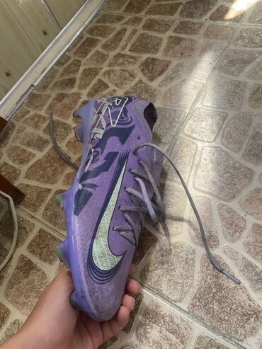 Botinkalar: Məhsul: Nike futbol butsası – Air Zoom kramponlu model - Rəng