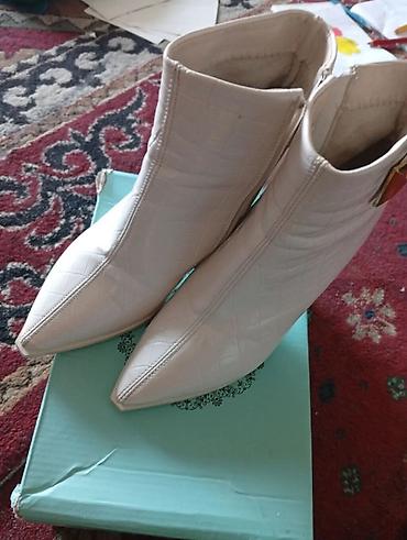 Туфли: Женская обувь — 2 пары 1) Лодочки ярко‑оранжевые с острым мыском - — 9