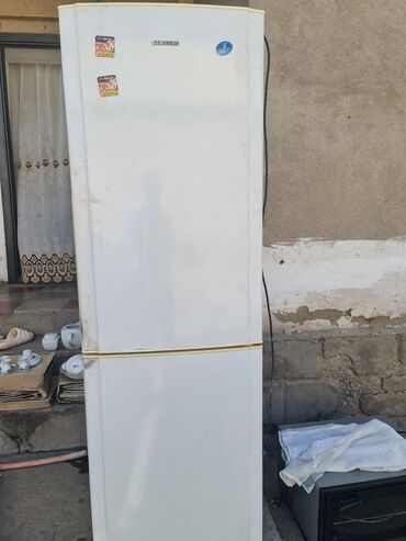 холодилник быу: Муздаткыч Samsung, Колдонулган, Эки эшиктүү, 40 * 180 *