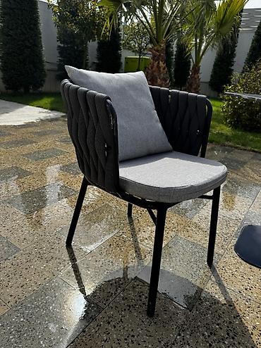 balkon stul: Balkon üçün, İşlənmiş, Açılmayan, Kvadrat masa, 2 stul — 2