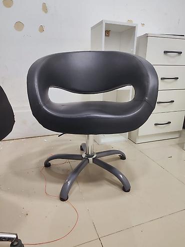 Mebel: Salon üçün saç kreslosu - Rəng: qara - Material: asan təmizlənən süni — 1