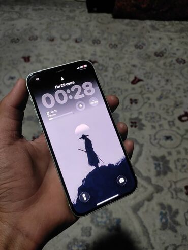 телевизор и тумбочка: IPhone 12, Б/у, 128 ГБ, Белый, Защитное стекло, Кабель, Наушники, 76 %