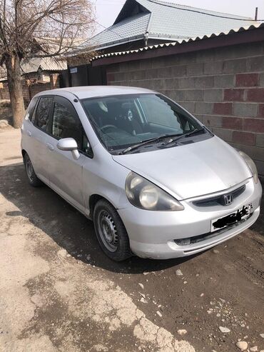 сиденья на фит: Honda Fit: 1.3 л | 2001 г. | Хэтчбэк