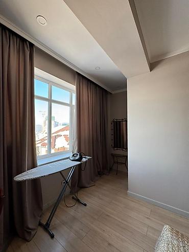 Продажа квартир: 5 и более комнат, 160 м², Индивидуалка, 3 этаж, Дизайнерский ремонт — 21